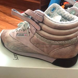 Reebok F/s hi metallic sheen B women’s size 9